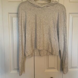 Cropped Gray Hooded Shirt